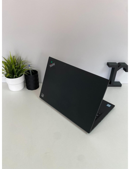 Lenovo ThinkPad T490 14" Core i5-8ª - SSD 256 GB - RAM 16 GB